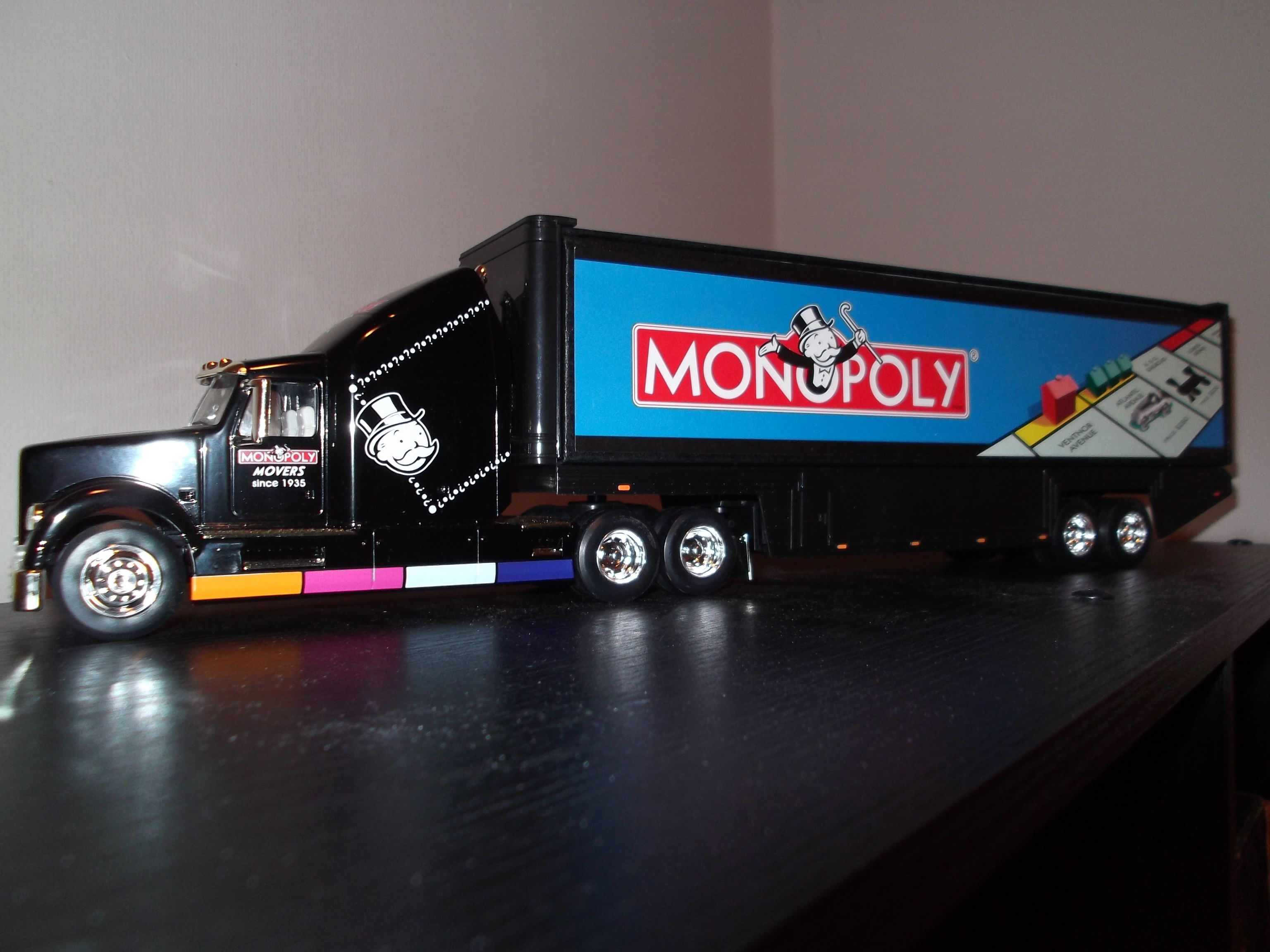 Monopoly Movers box art