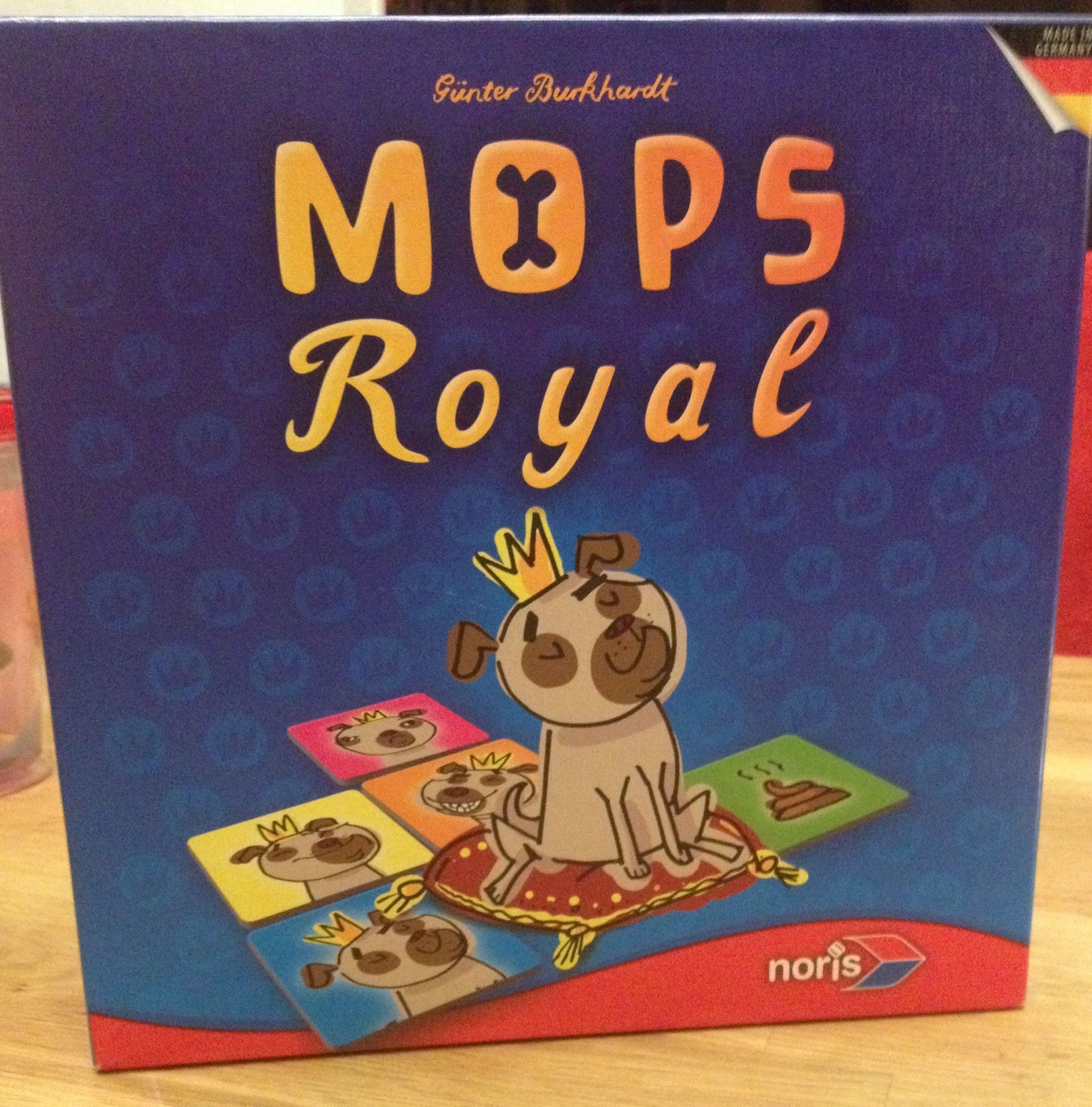 Mops Royal box art