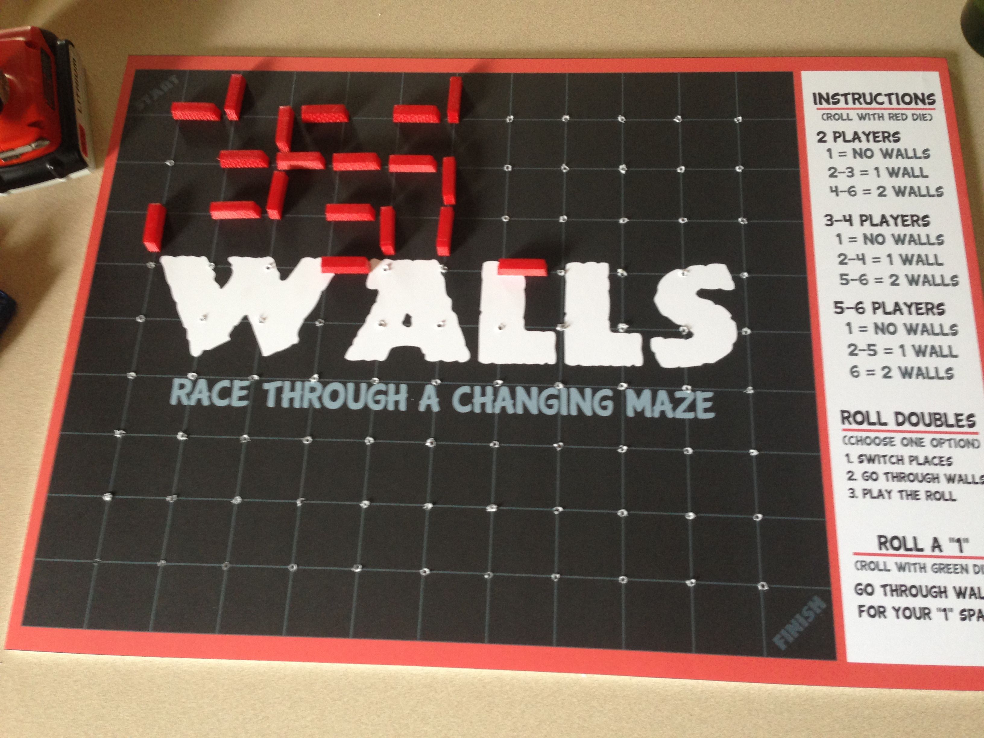 WALLS: Race Through a Changing Maze box art