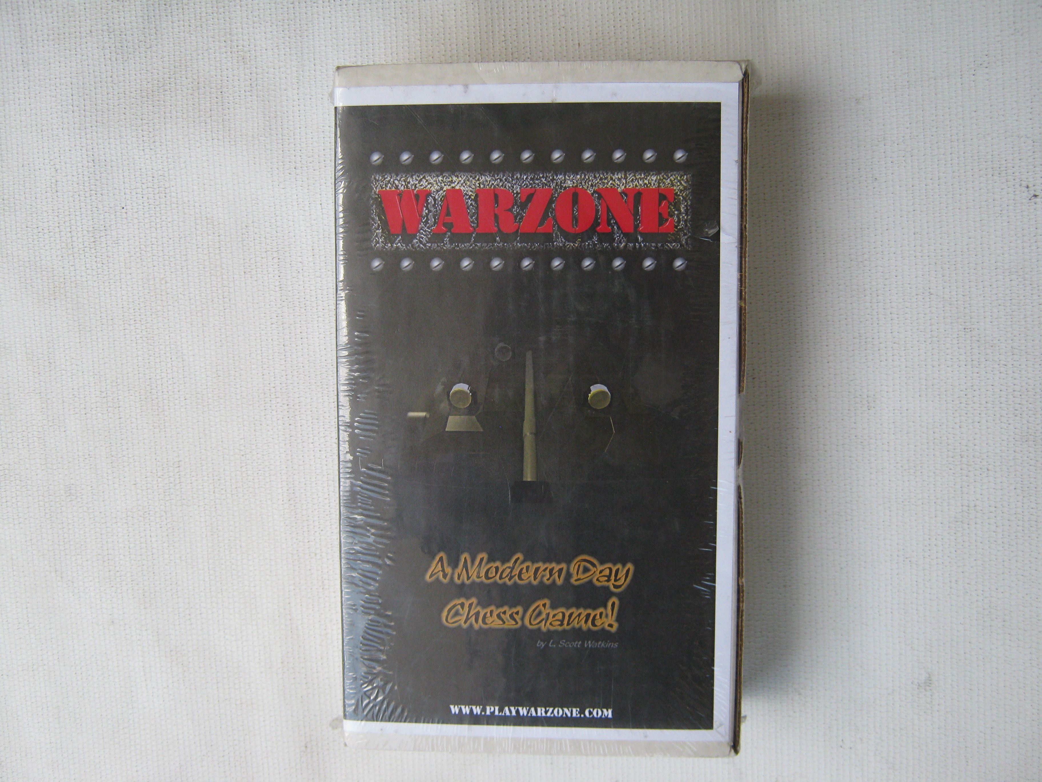 Warzone: A Modern Day Chess Game doboz