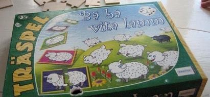 Bä bä vita lamm box art