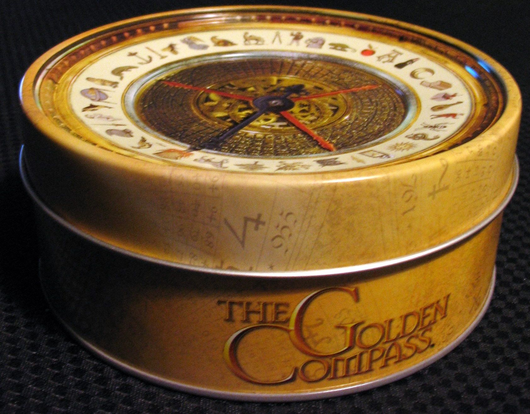UNO: The Golden Compass box art