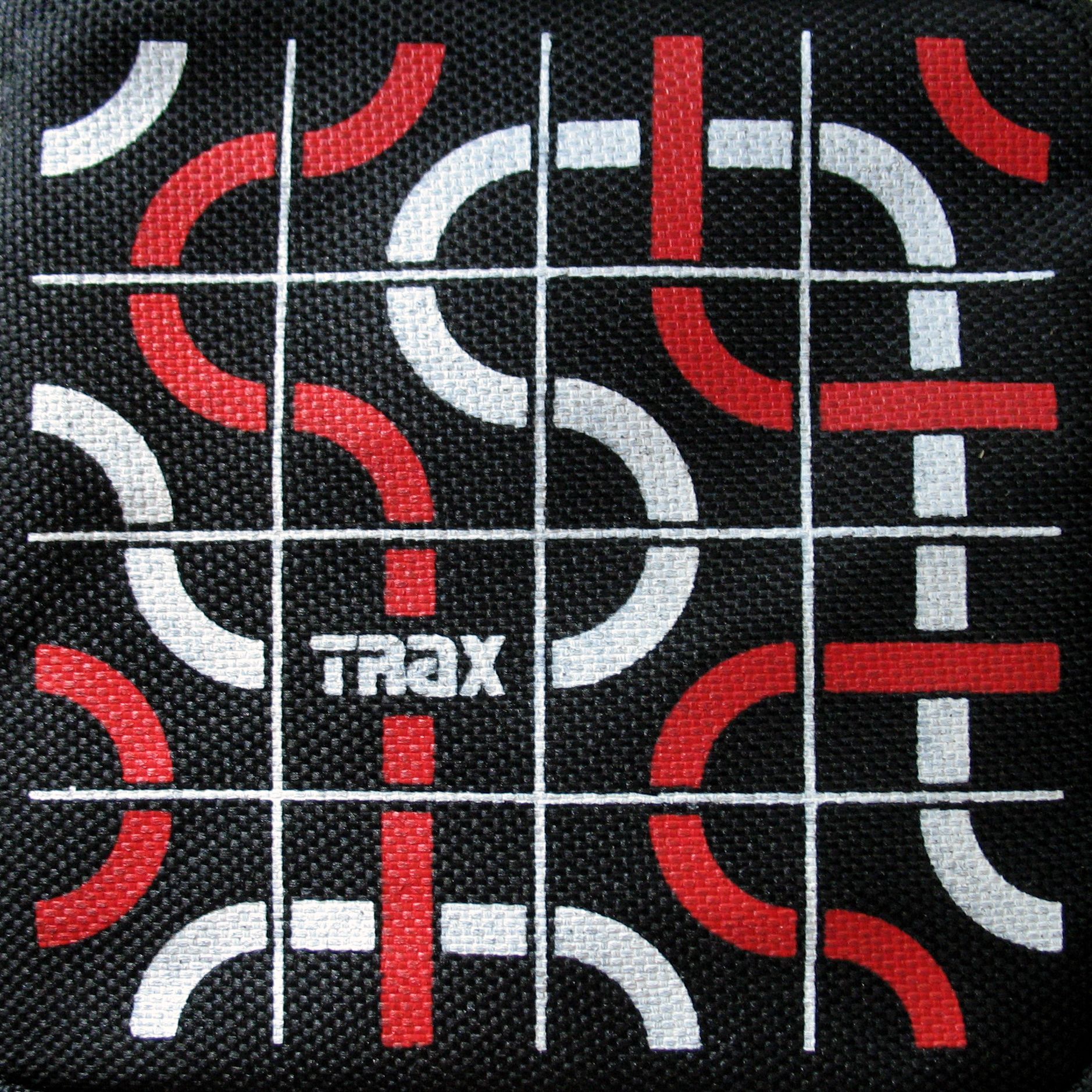 Trax doboz